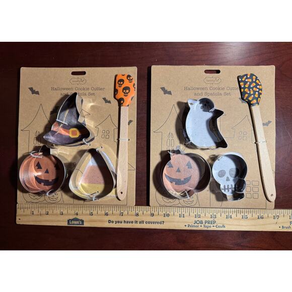 Set of 2 NWT Mud Pie Candy and Skull Halloween Cookie Cutter and Spatula Sets - Picture 7 of 9